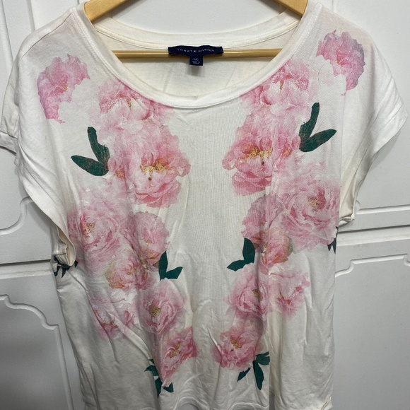 Floral white t - Picture 1 of 3